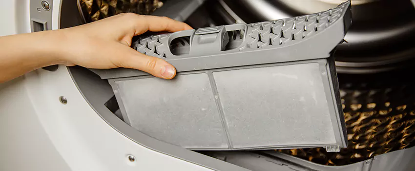 Signs Of A Clogged Dryer Lint Trap in Bloomingdale, Florida